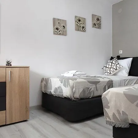 בית נופש Modern House Close To The Sea